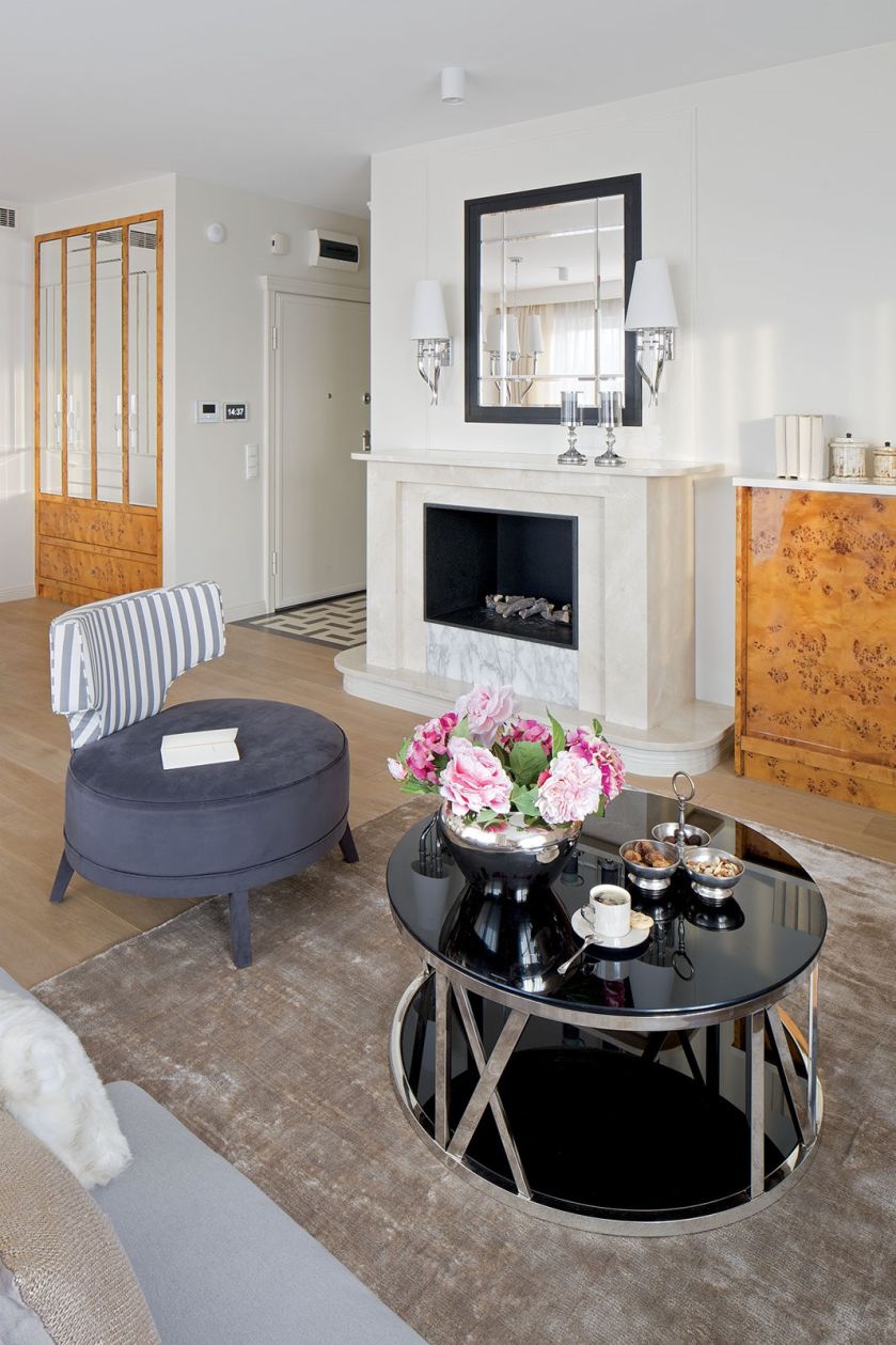 Marzyli o kameralnym budynku wśród zieleni, koniecznie na Ursynowie. Znaleźli i urządzili w stylu art deco.