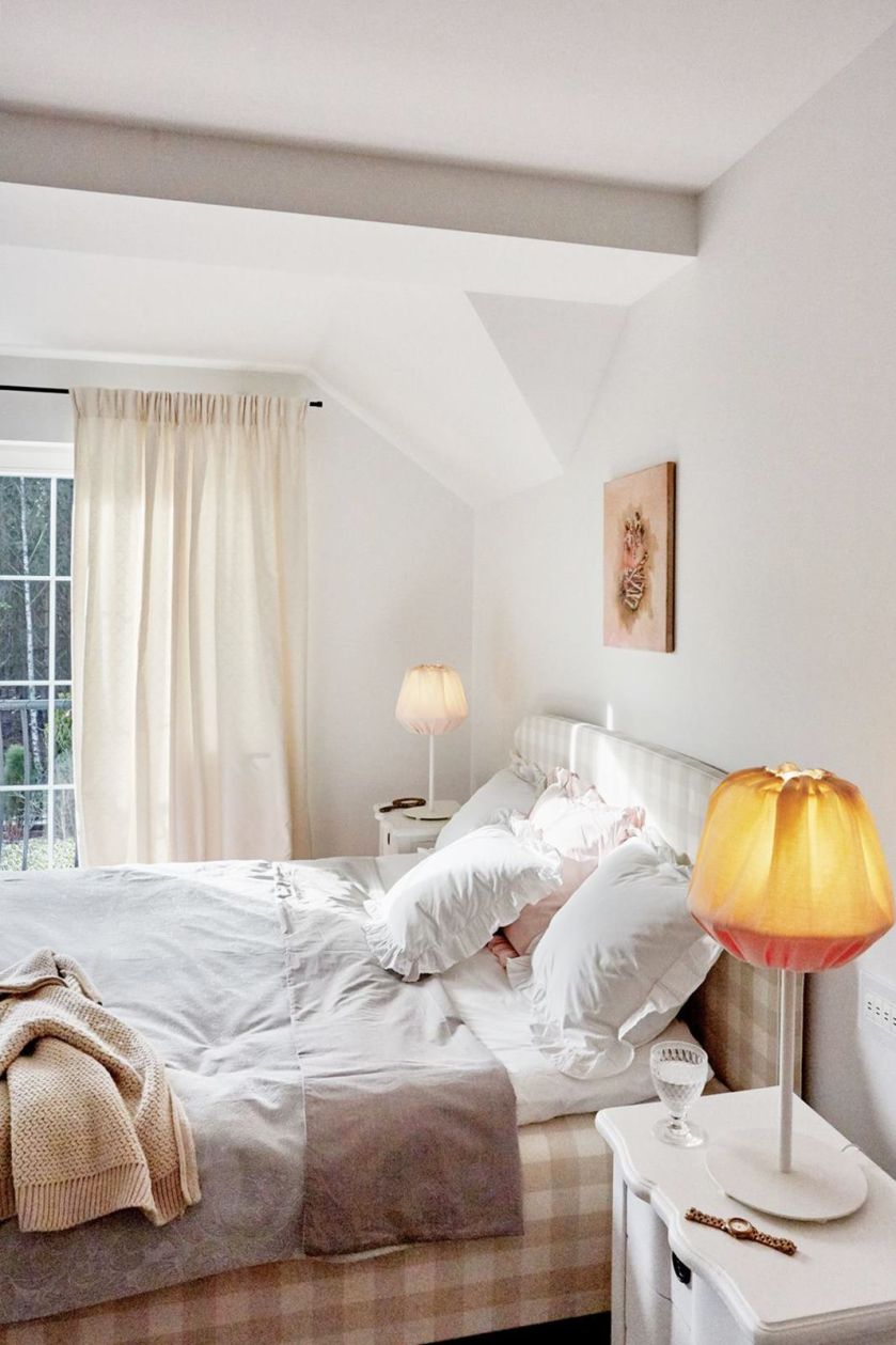 Biała sypialnia - meble, dodatki, aranżacje