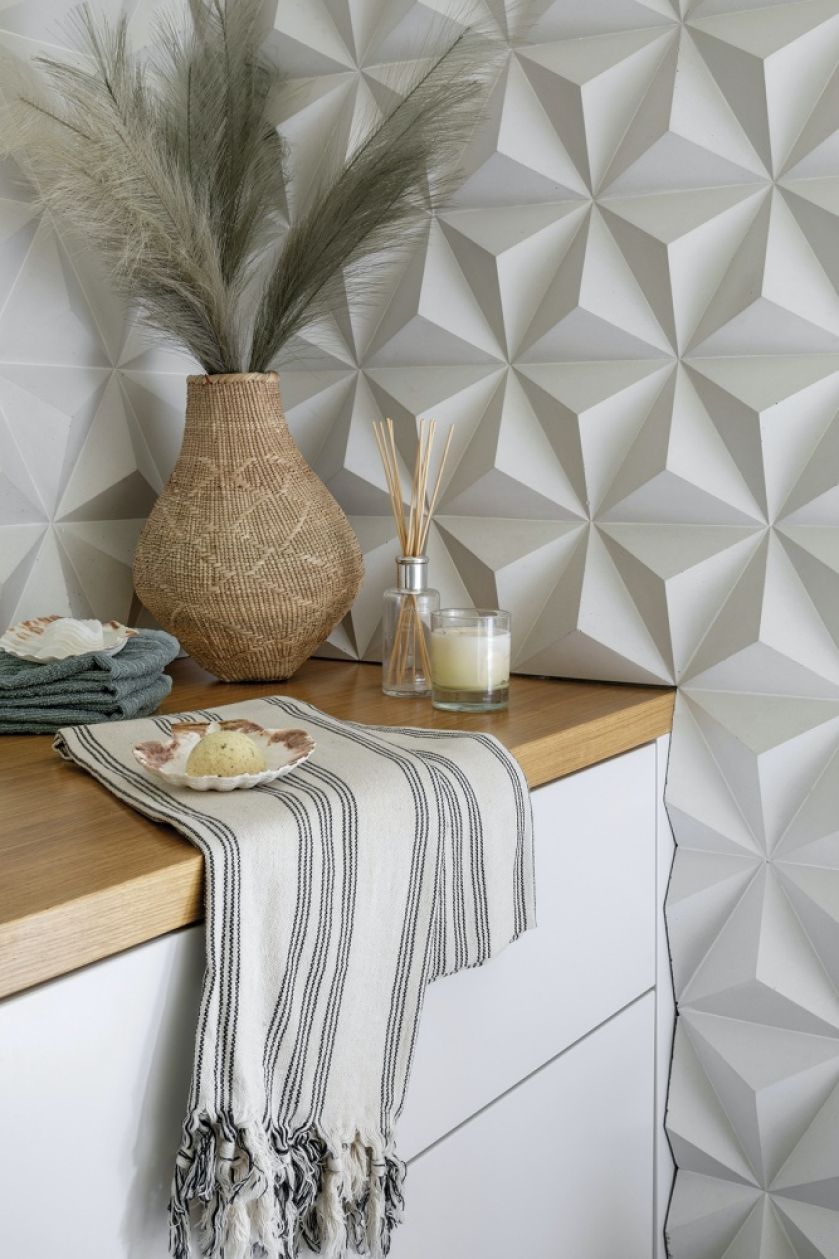 nowoczesne białe płytki łazienkowe