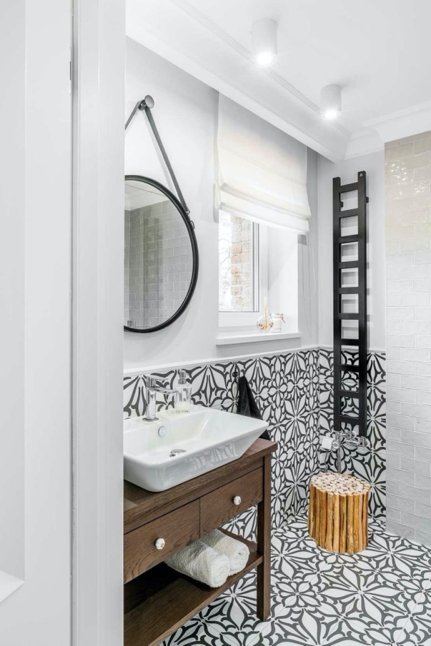 czarne akcesoria i dodatki do łazienki