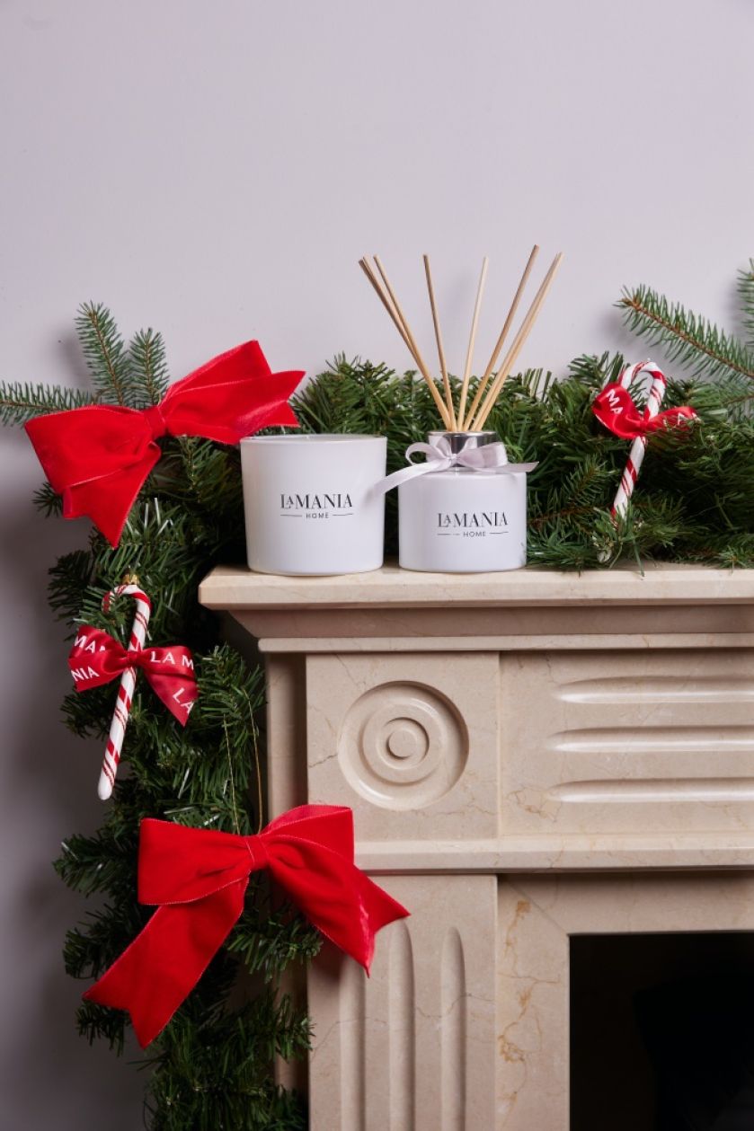 czerwone ozdoby do domu na boże narodzenie