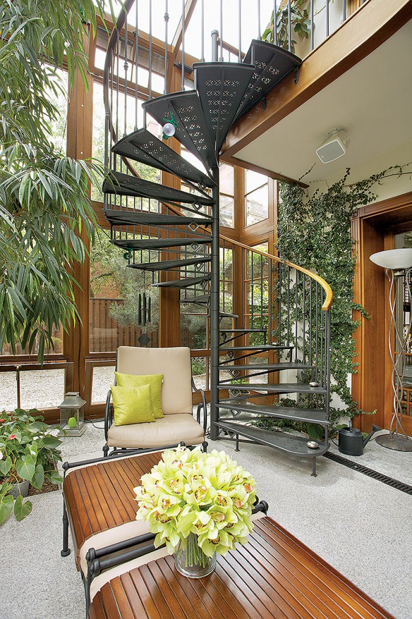 Czym kończy się równanie: stuletnia czynszówka plus plany z epoki? Imponującą artdecowską willą z oranżerią.