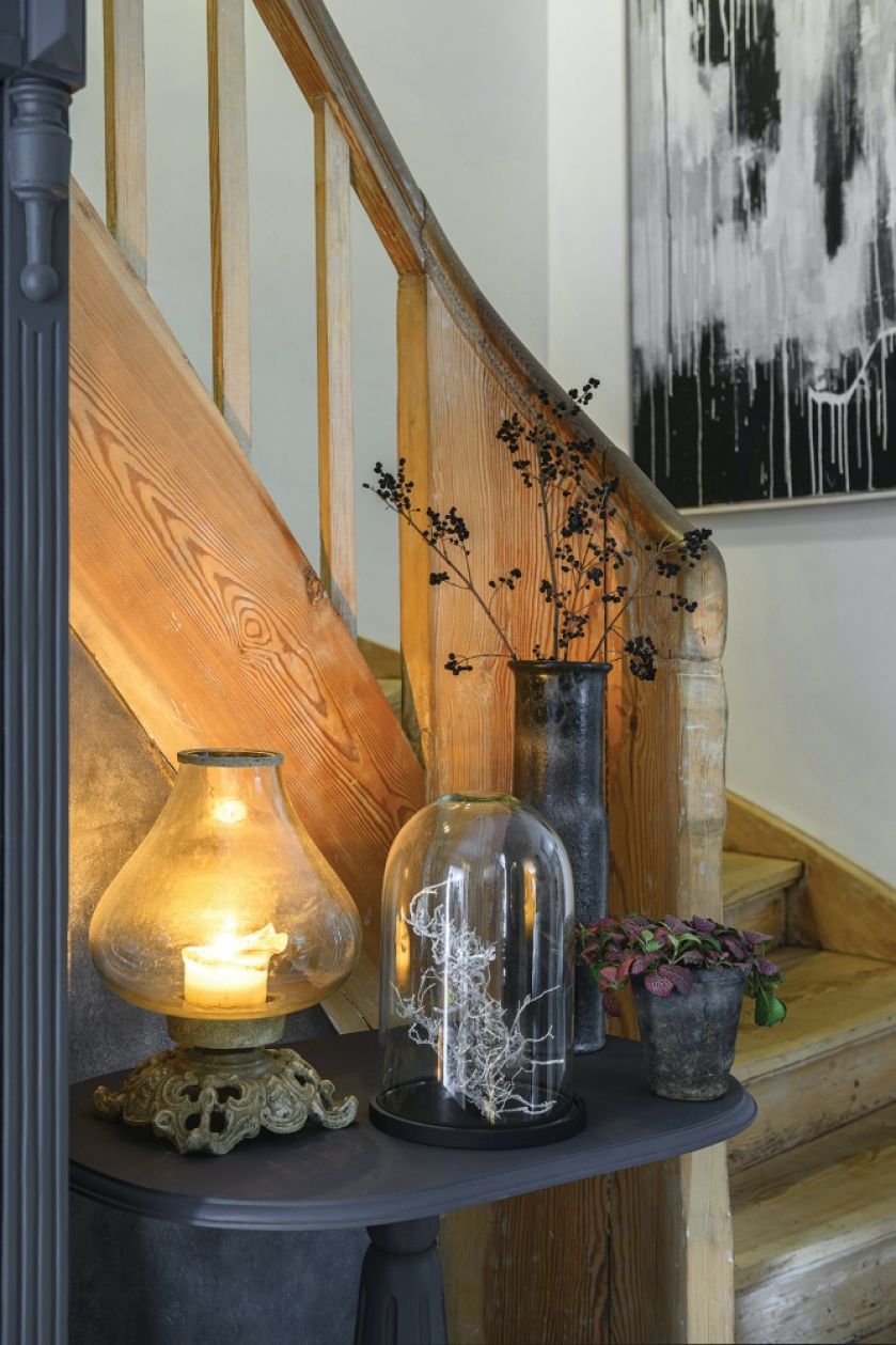 dekoracja holu w domu w stylu loftowym