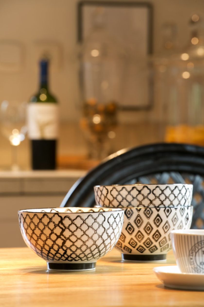 Dekoracje ze sklepu Home Moods. Drewniany dworek po latach