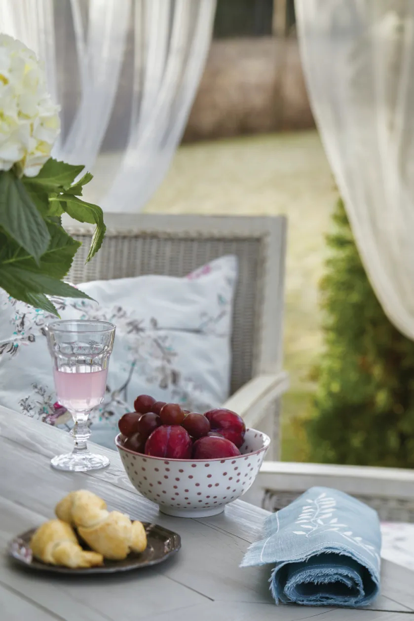 dekoracje ogrodowe shabby chic