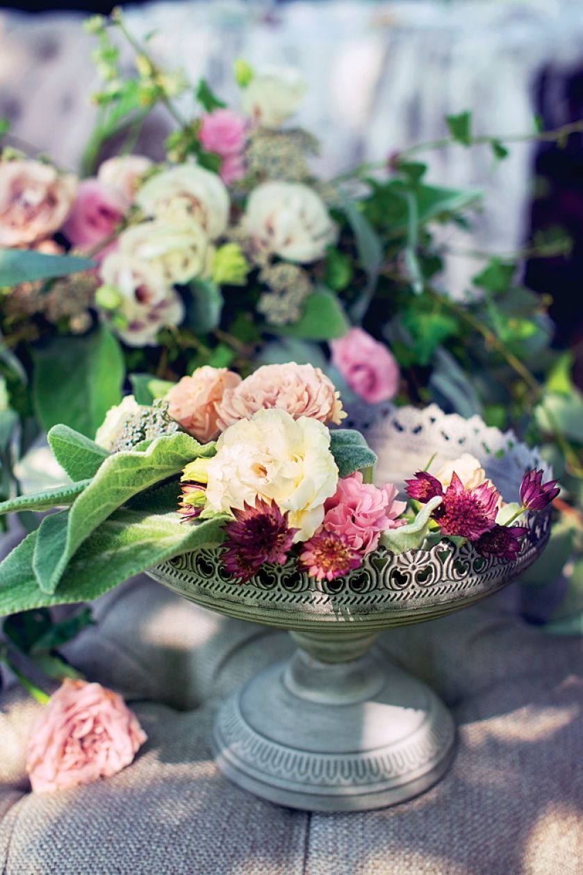 dekoracyjna patera na kwiaty