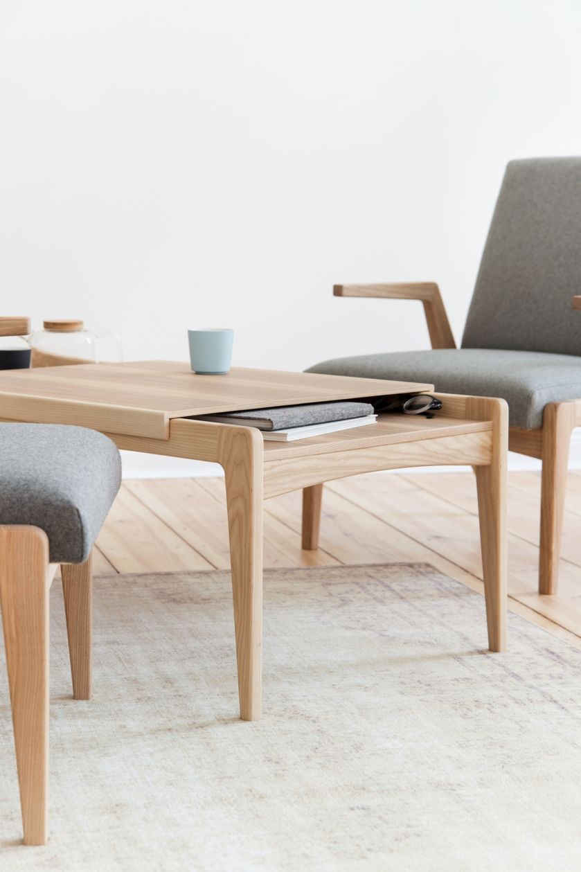 Stolik R-1378, projekt: Janusz Różański, producent: POLITURA. Fot. musthave.lodzdesign.com