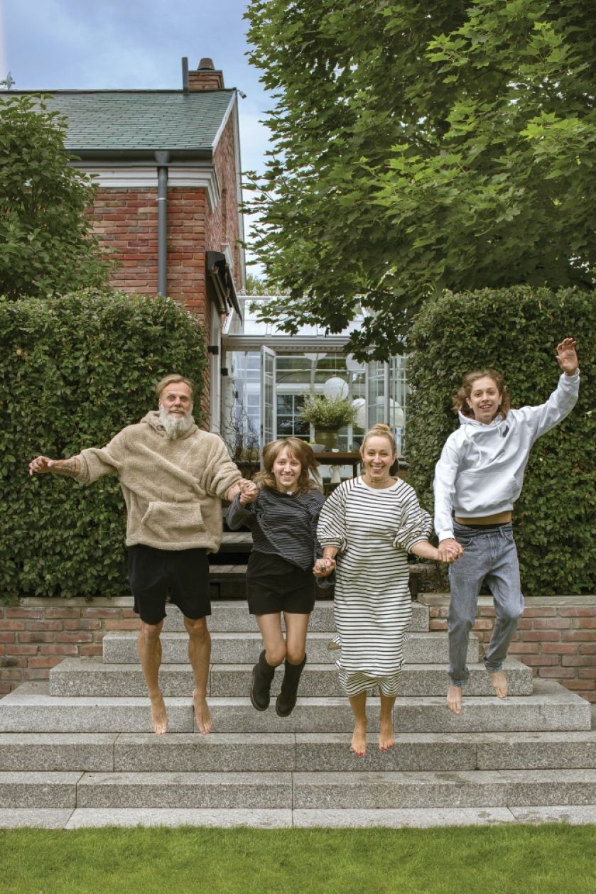 dom w stylu angielskim z czerwonej cegły