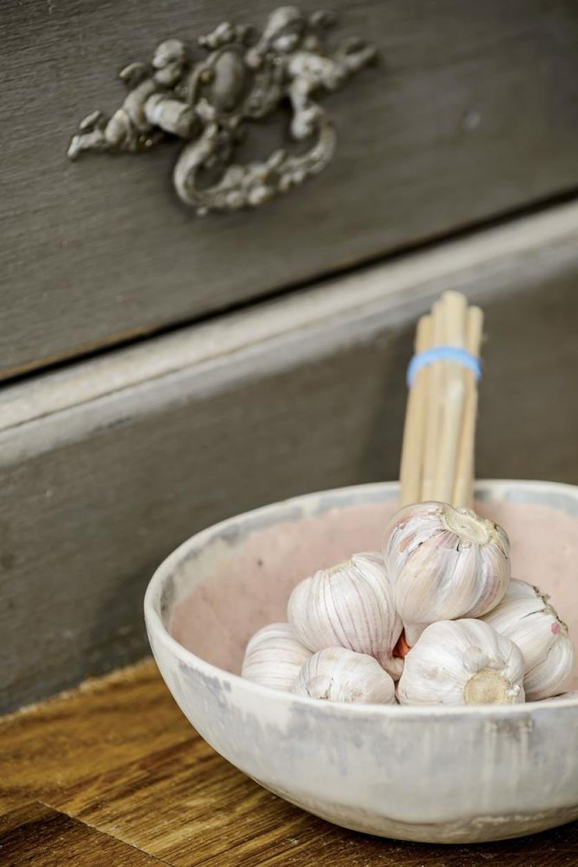 Szare wnętrza: dom z dobrą energią