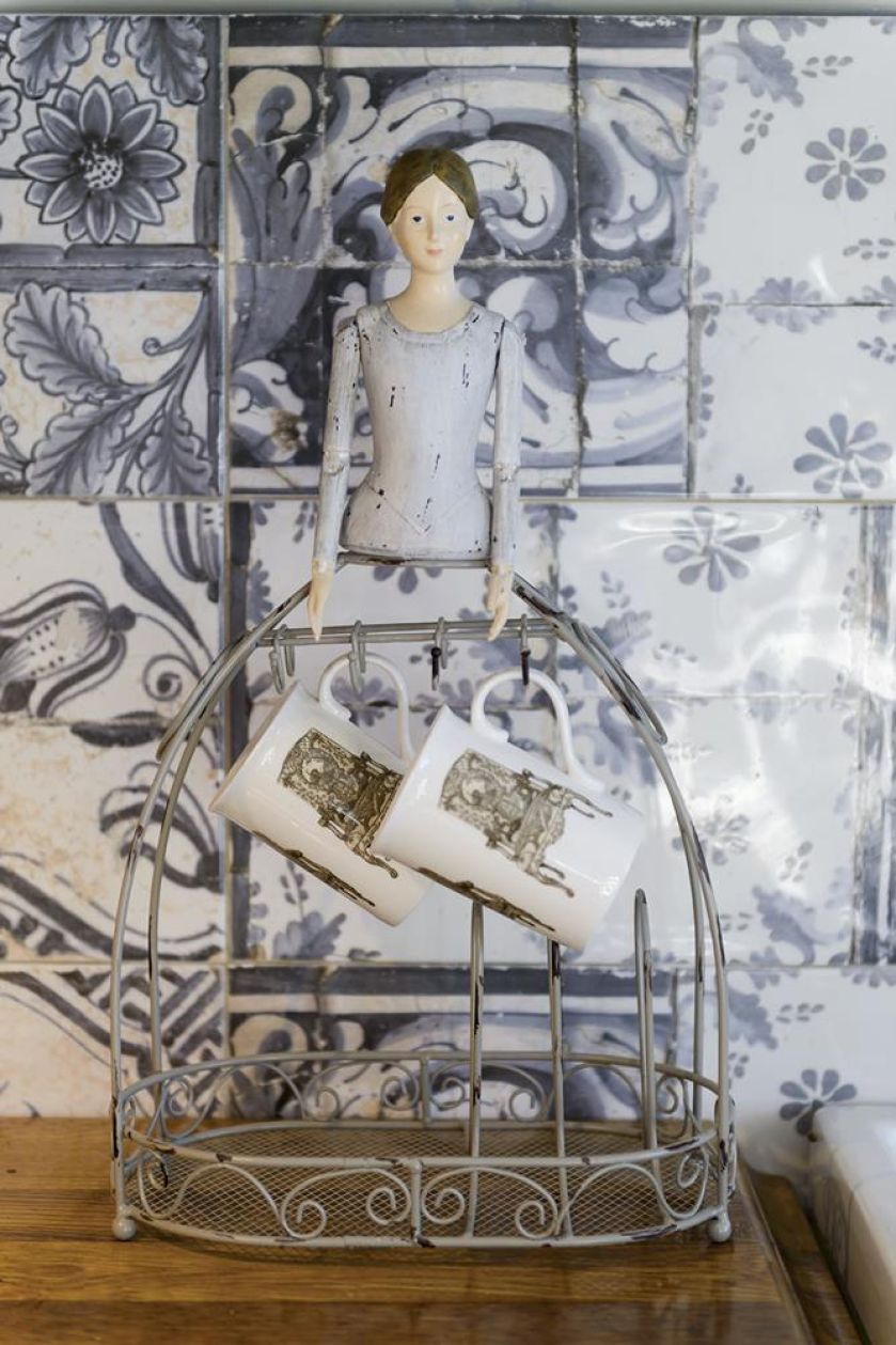 Szare wnętrza: dom z dobrą energią