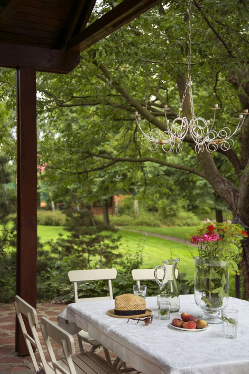 Drewniany dworek po latach. Drewniany dworek po latach