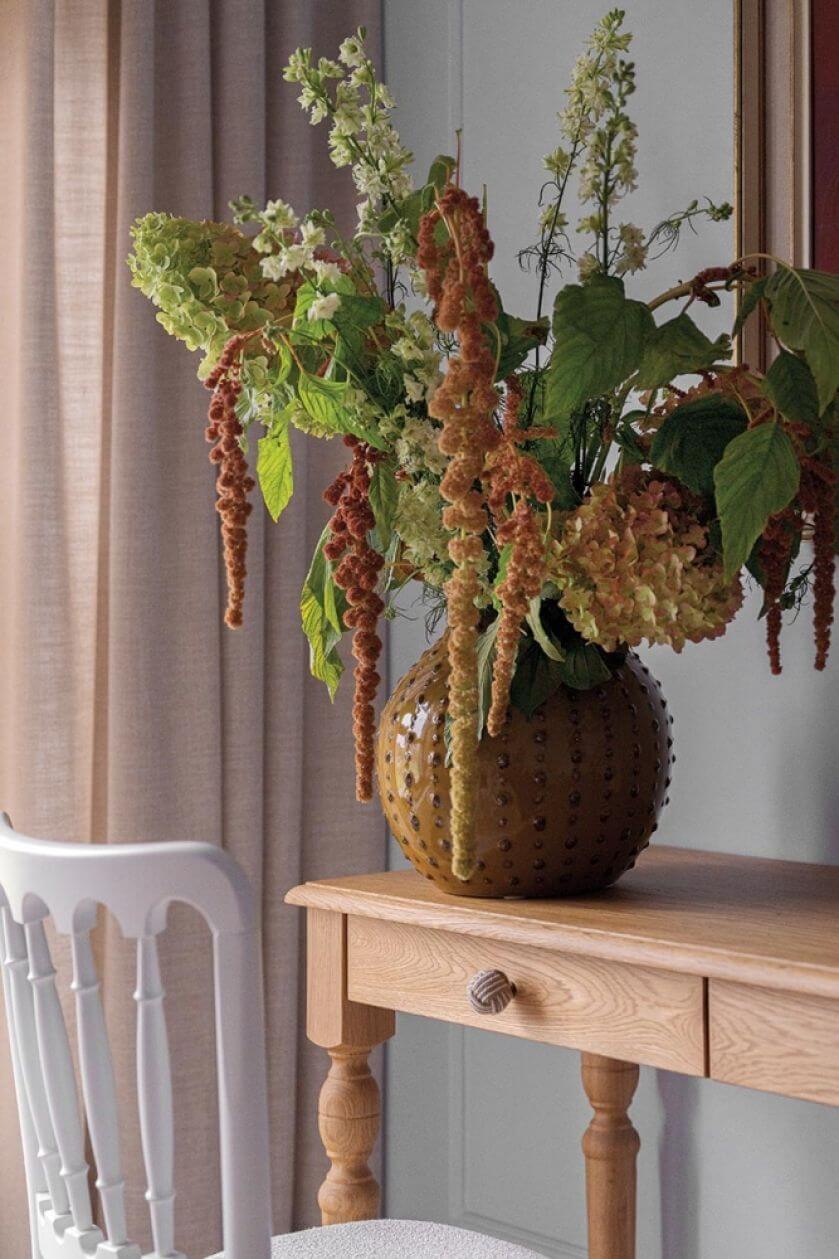 elegancka sypialnia w trzech kolorach