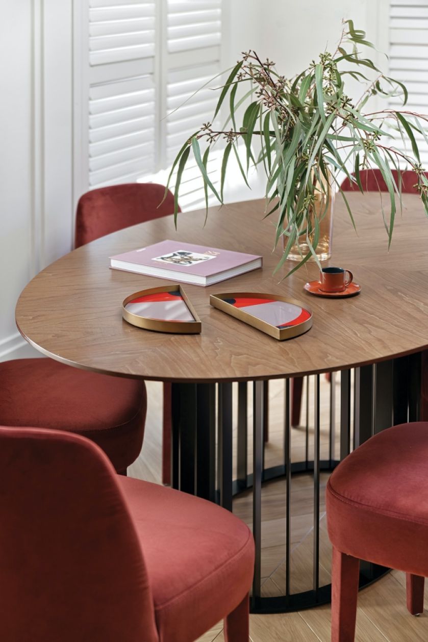 salon z kuchnią i jadalnią w mieszkaniu