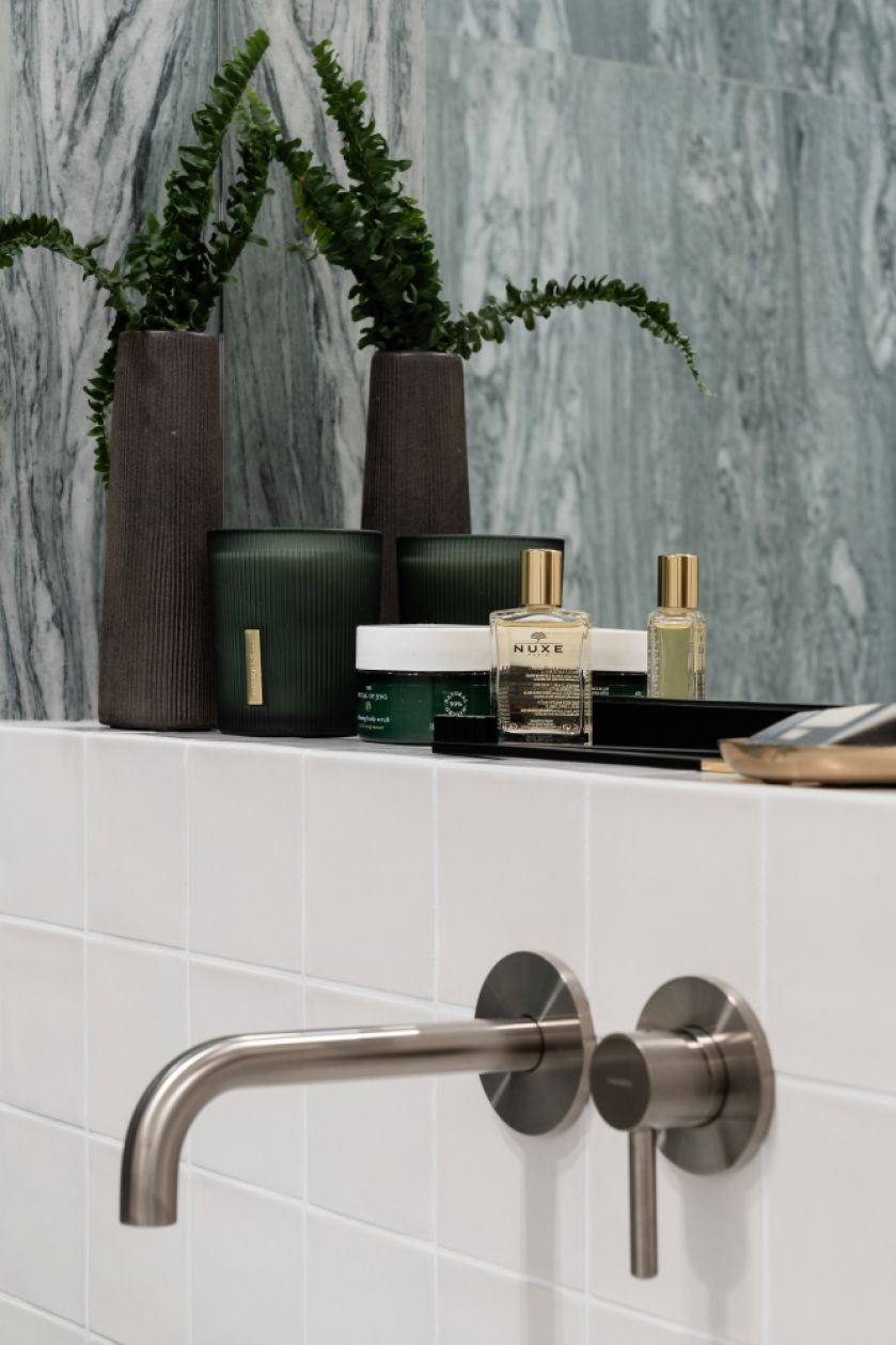 zielona łazienka w małym mieszkaniu 38 m2