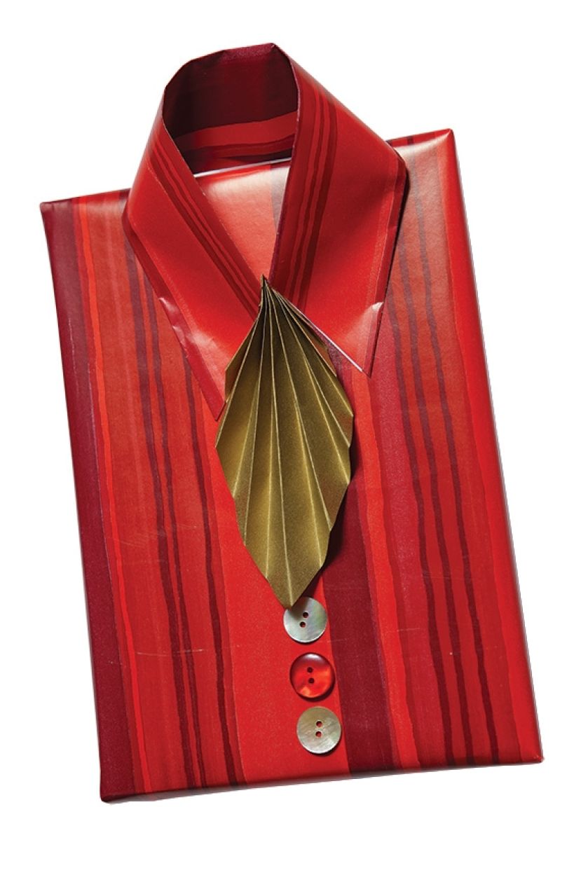 Pakujesz koszulę na prezent? Dodaj kolorowe guziki!