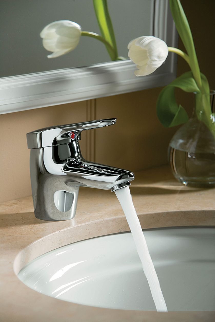 Klasyczna Finial i uniwersalna Candide, kohler