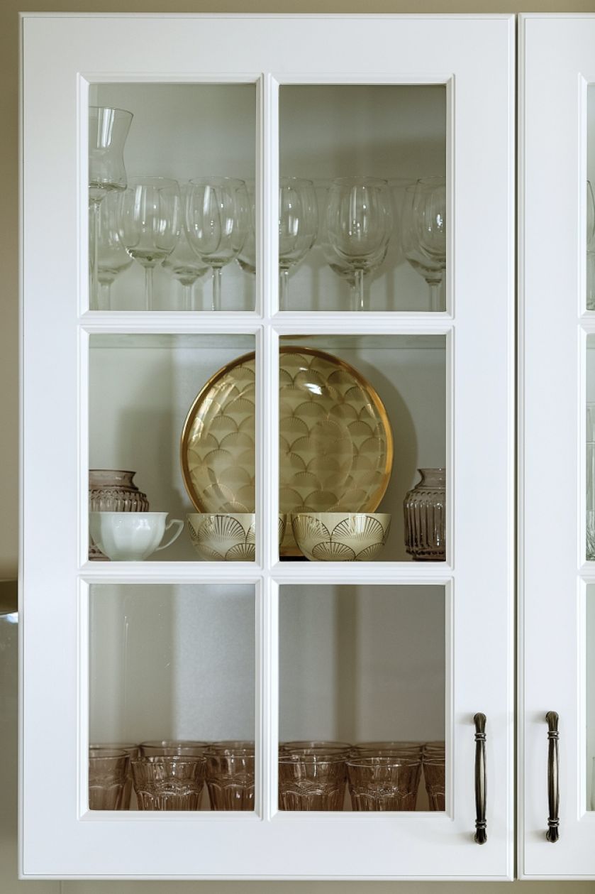 białe meble do klasycznej kuchni