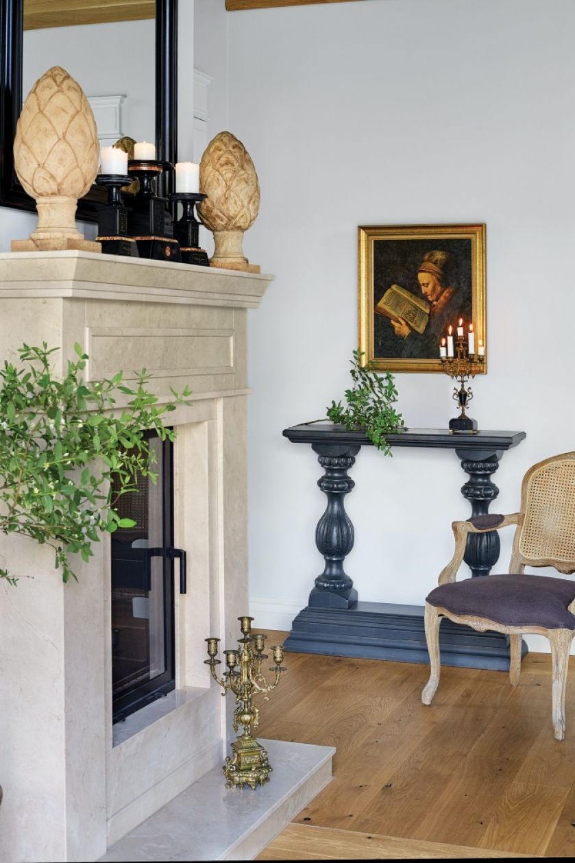 kominek w stylu klasycznym