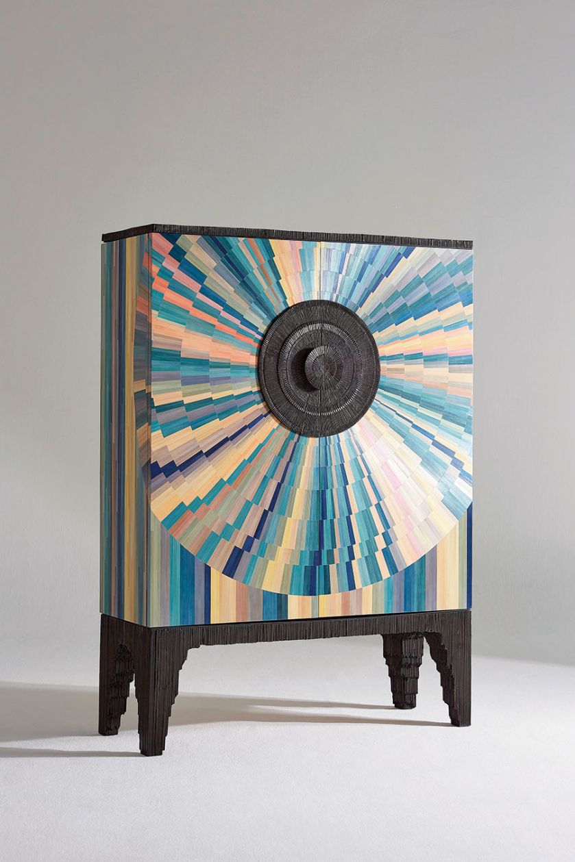 AGATA CABINET – drzwiczki zdobione słomą, wewnątrz okleina z wenge, ALEXANDER LAMONT, alexanderlamont.com.