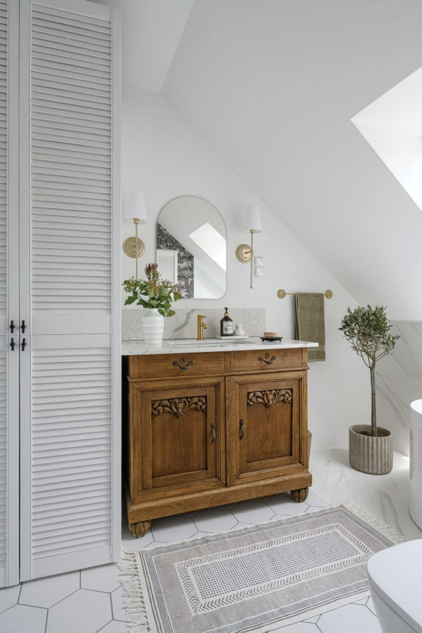 łazienka na poddaszu w domu irysovo home