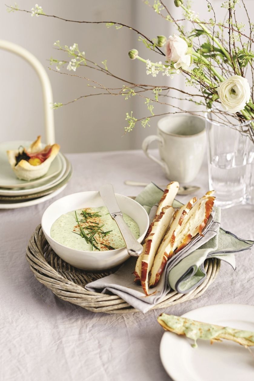 Wiosenne dania z twarożkiem, zieleniną i delikatnym mięsem