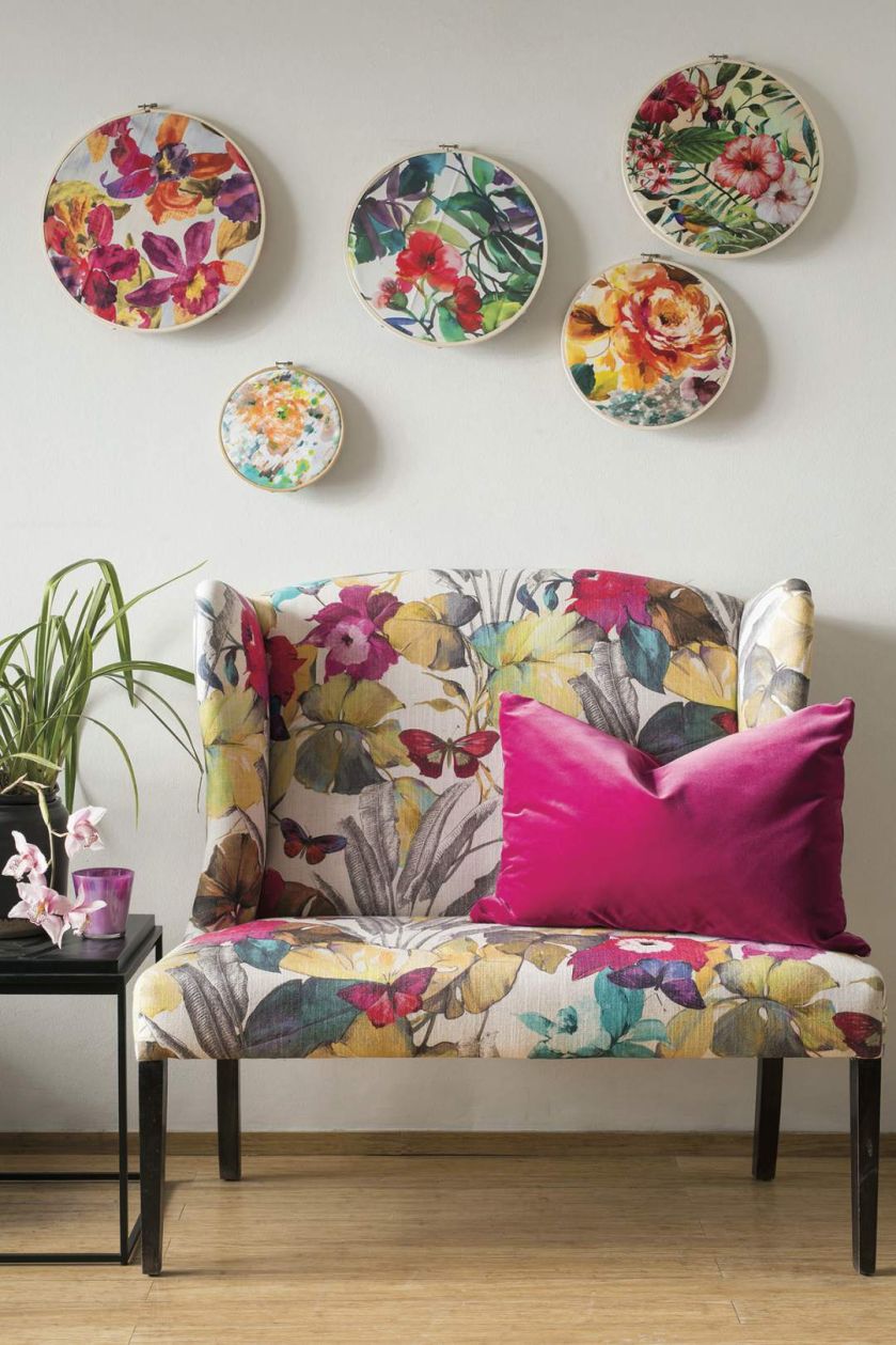 Dekoracje do domu: kwiaty na ścianach, meblach i w doniczkach