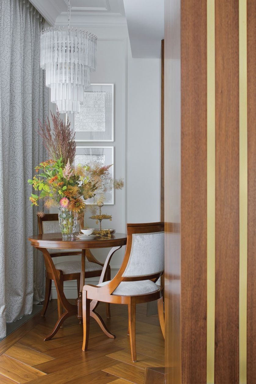 Luksusowe wnętrza: marmury, drewno i artdecowskie dekoracje