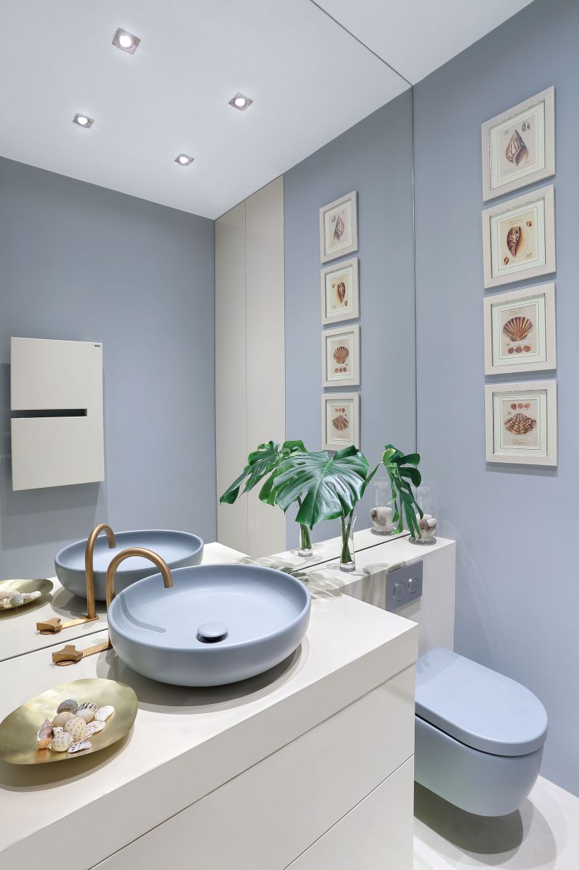 Maria mieszka w ścisłym centrum Warszawy, w zjawiskowo odnowionej międzywojennej kamienicy. Urządziła swój