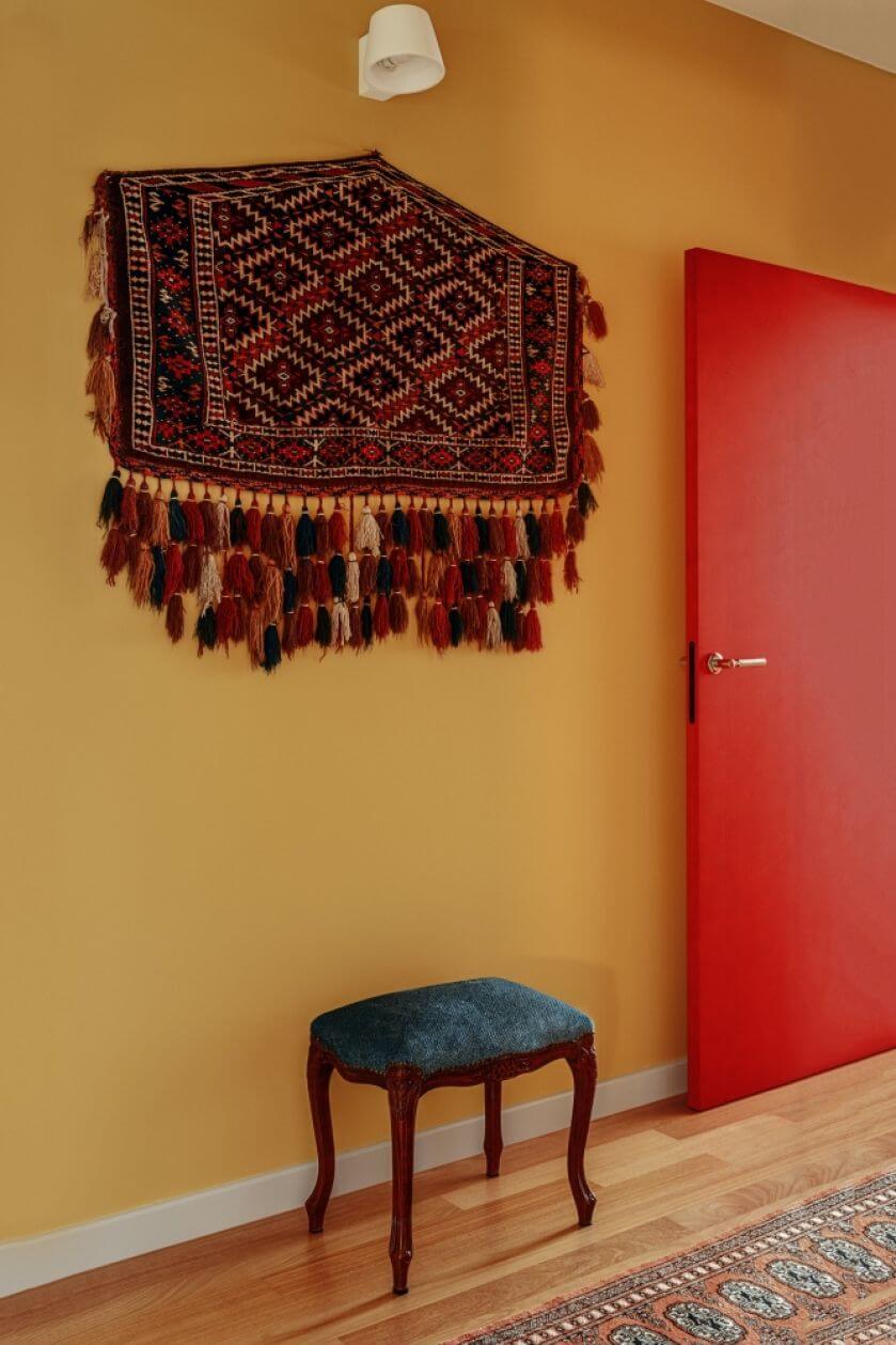 wnętrza w żywych kolorach jak z filmu Almodovara