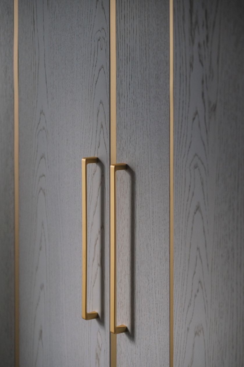 pojemne szafki w stylu nowoczesnej klasyki