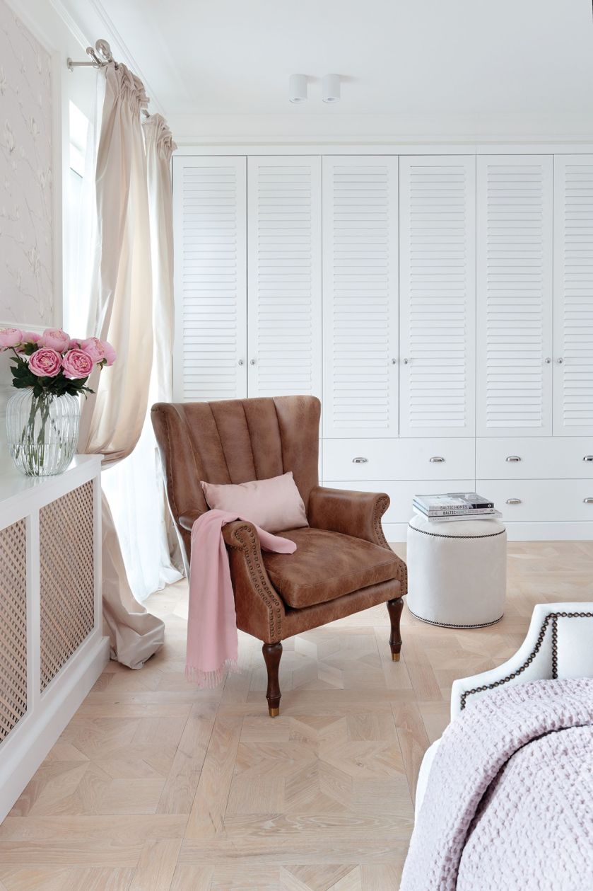 Fotel z przecieranej skóry, w stylu vintage, wypatrzony przez Malwinę w TK Maxx. Piękne, gniecione