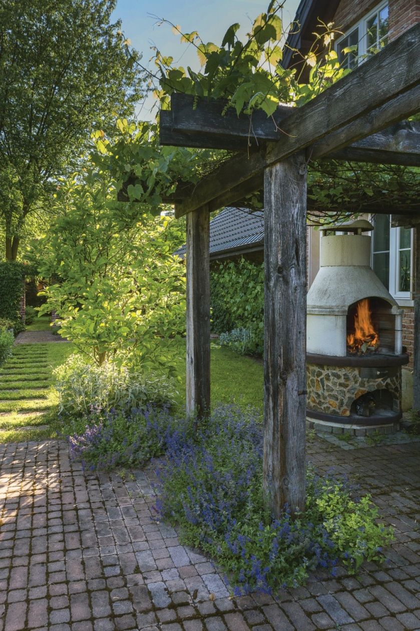 naturalny ogród przydomowy zdjęcia aranżacji