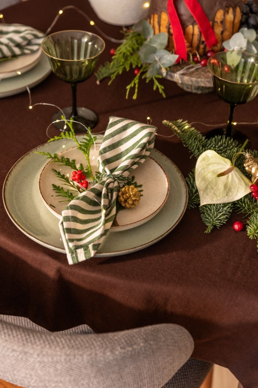 nowoczesna dekoracje stołu na boże narodzenie