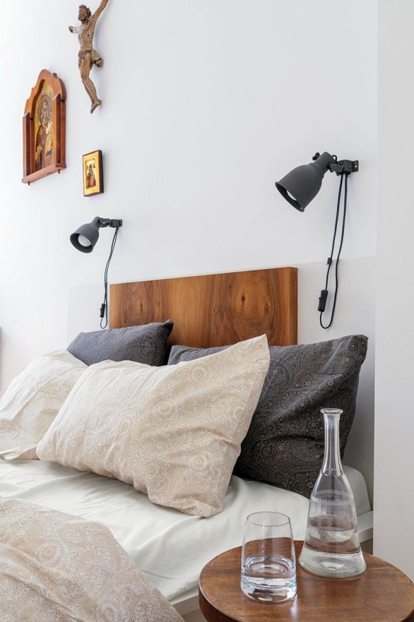 antyki w nowoczesnej sypialni