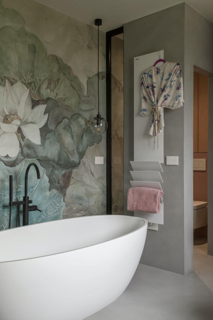 tapeta w kwiaty do łazienki