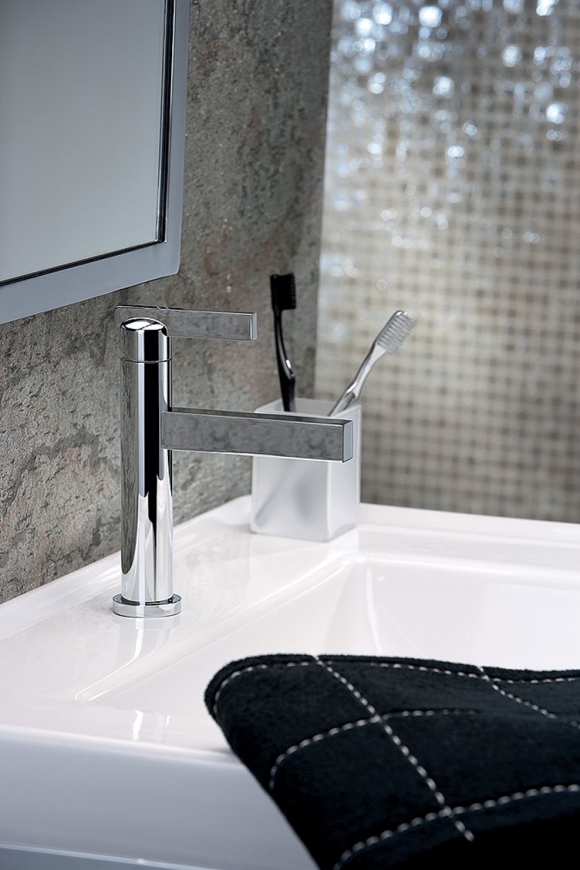 Prosta minimalistyczna, ale z pazurem, od francuskiej marki THG