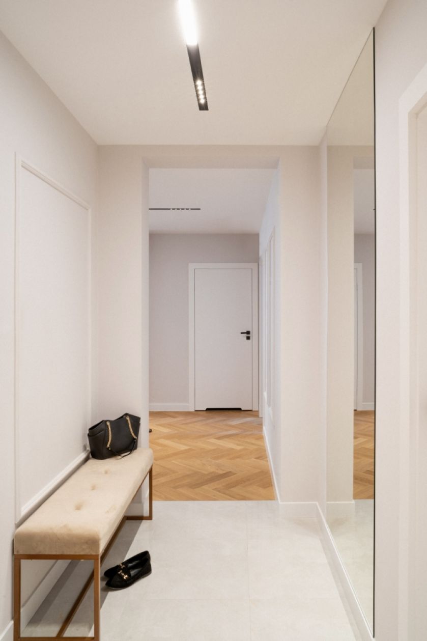 przedpokój w mieszkaniu w bloku