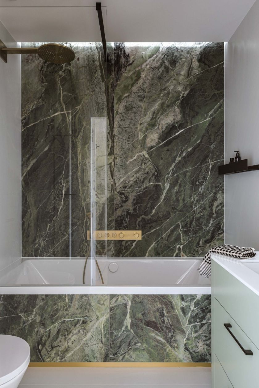 zielony spieki kwarcowy w łazience