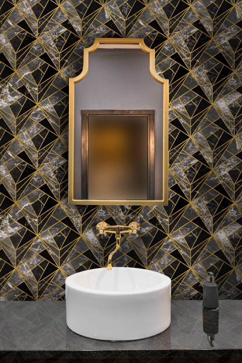 ciemne tapety na ścianę do łazienki