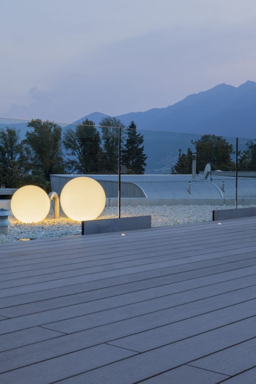 Nowoczesny i bezpieczny taras z desek kompozytowych