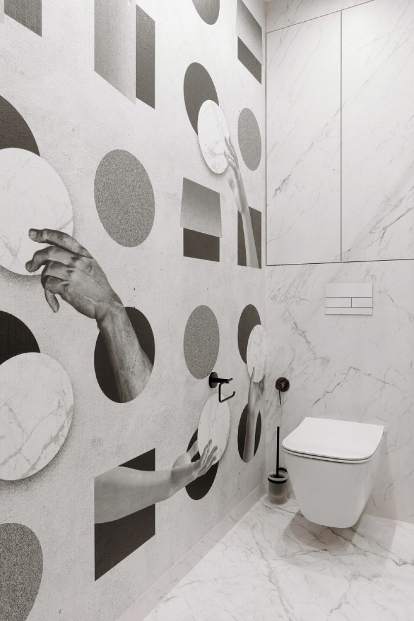 mała łazienka w mieszkaniu nad morzem