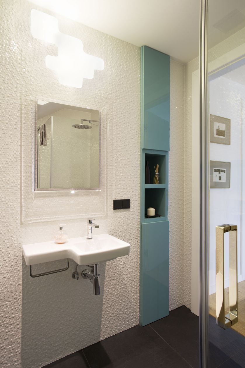 Tu też projektanci przemycili odrobinę koloru.