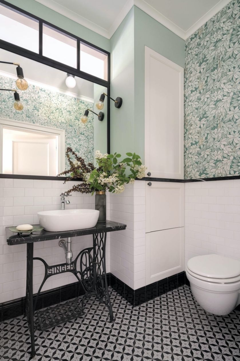 przytulna łazienka w domu jednorodzinnym