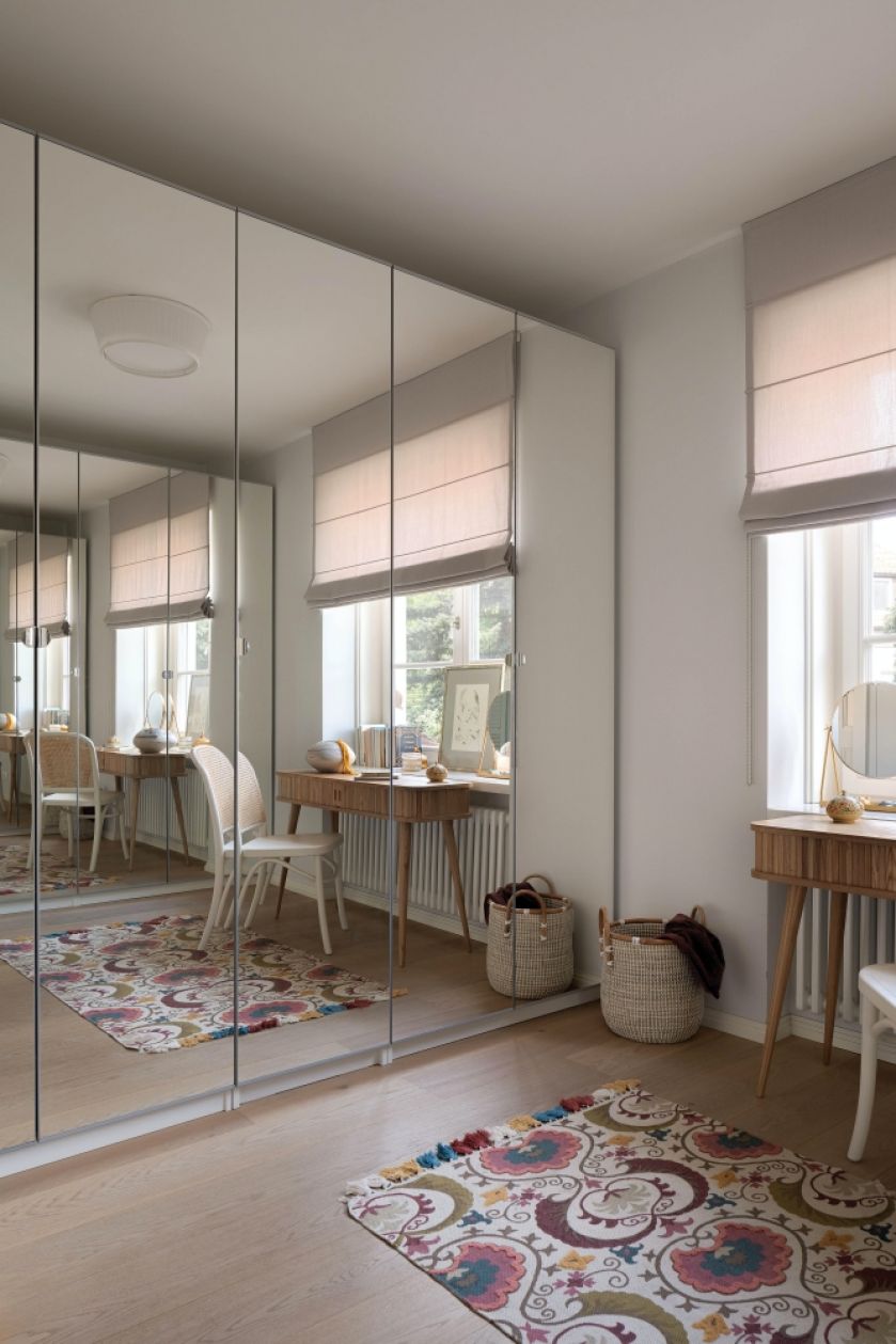 przytulne domowe biuro w sypialni