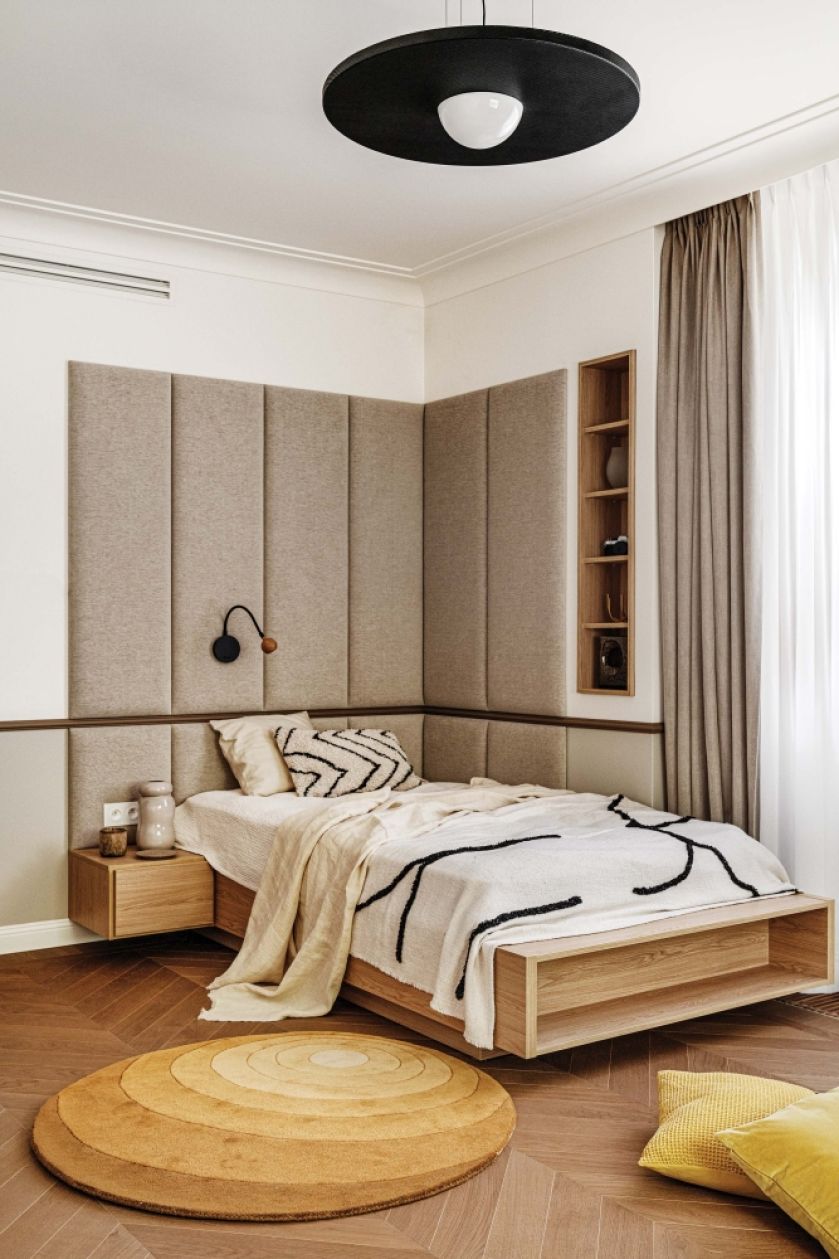 mała sypialnia w willi w stylu art deco