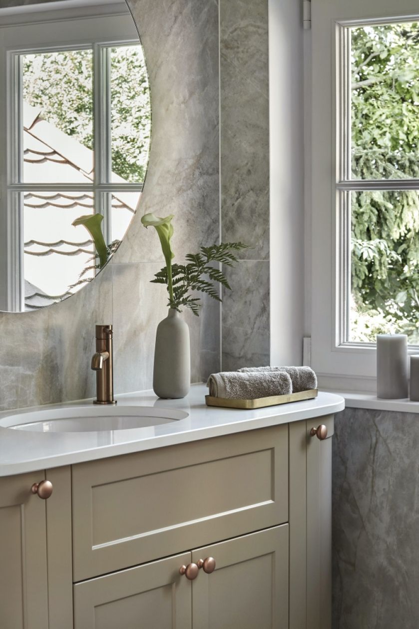 szara łazienka styl modern classic