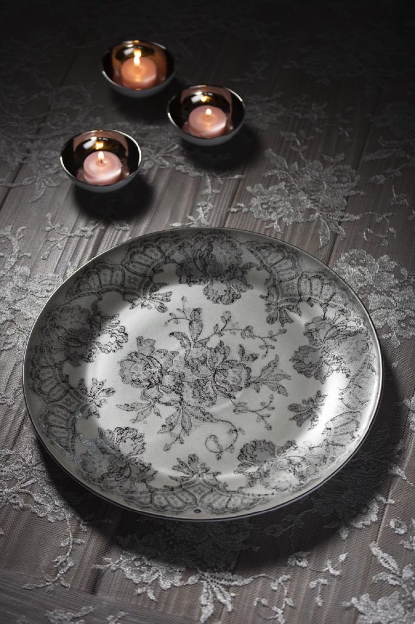 Francuskie koronki na porcelanie