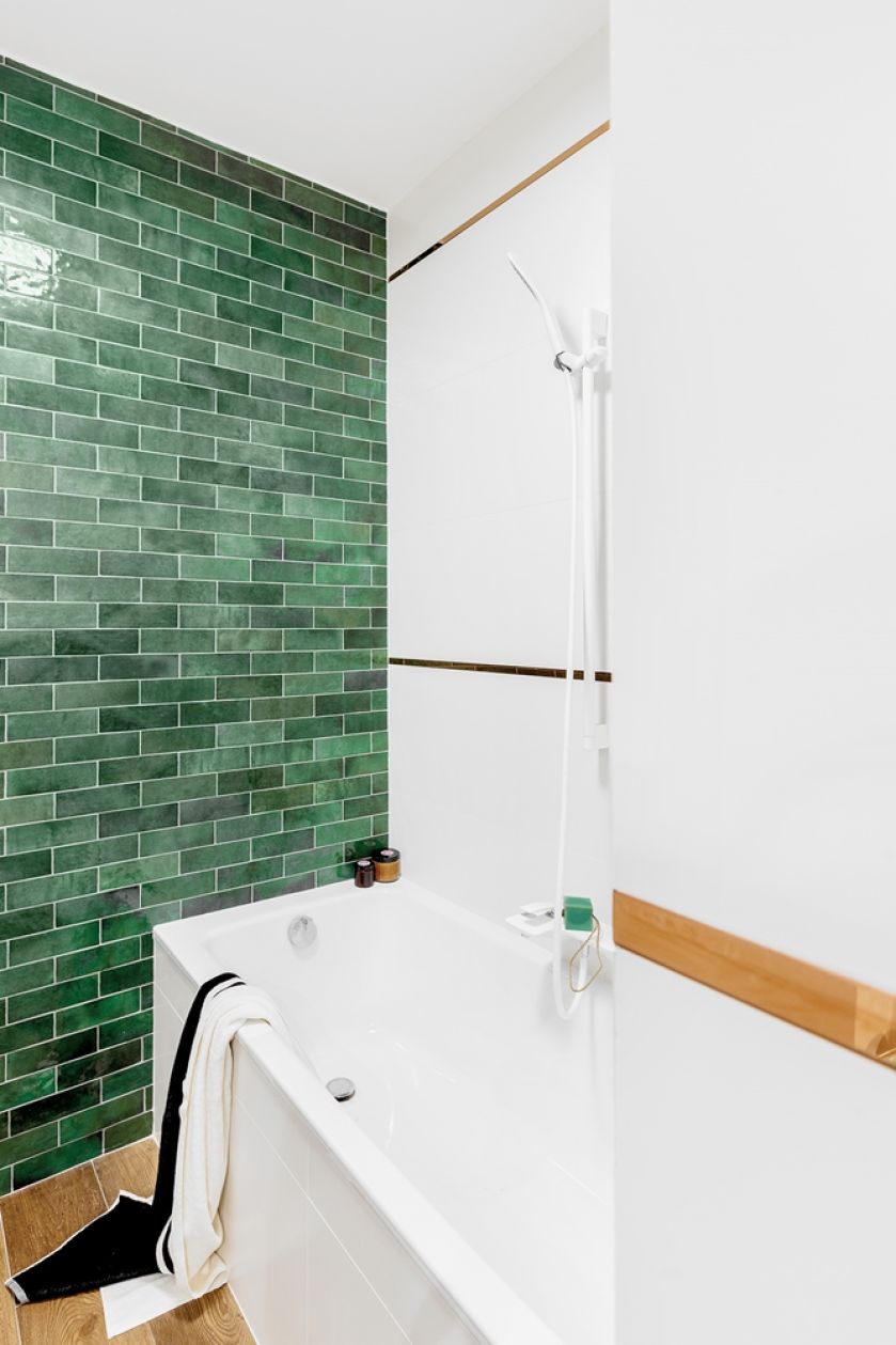 zielone płytki do łazienki