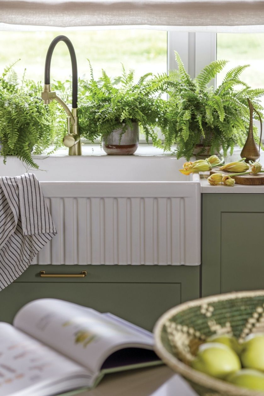 zlew do kuchni w stylu szejkerskim