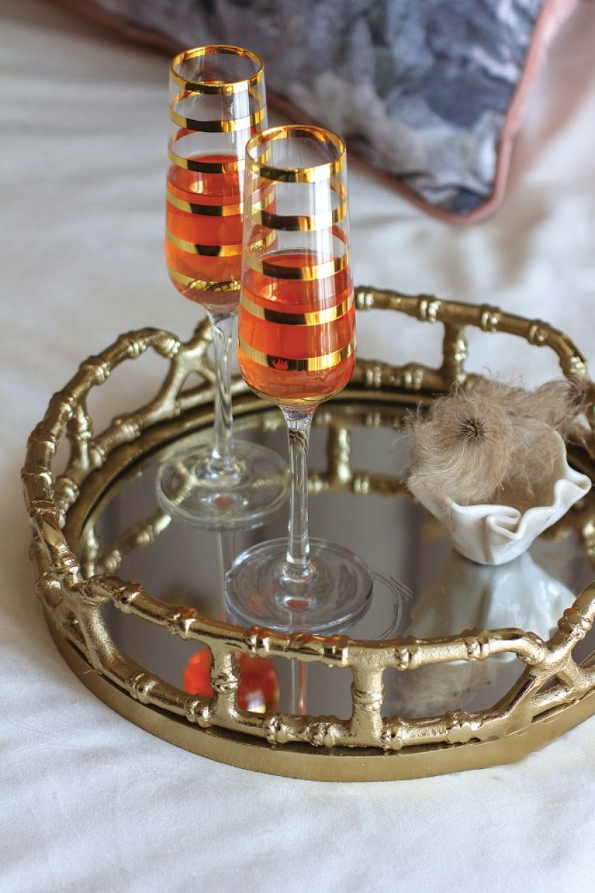 złota taca dekoracyjna